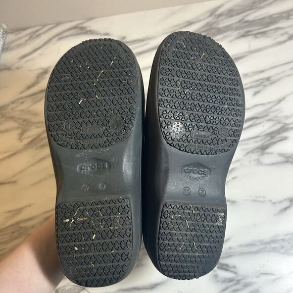 Crocs Neria Pro ll Shoes Slip Resistant Slip On Clogs Black Womens 7 Mules Work - Picture 4 of 6